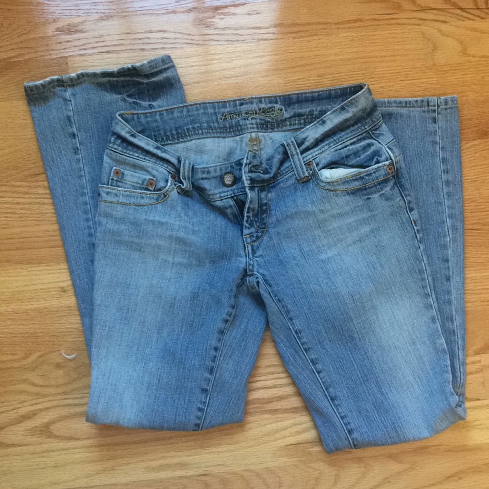 American Eagle Light Wash Jeans